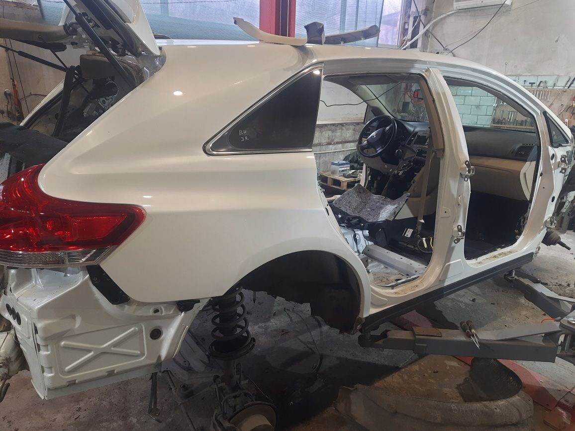 Toyota Venza крыло четверть средняя стойка