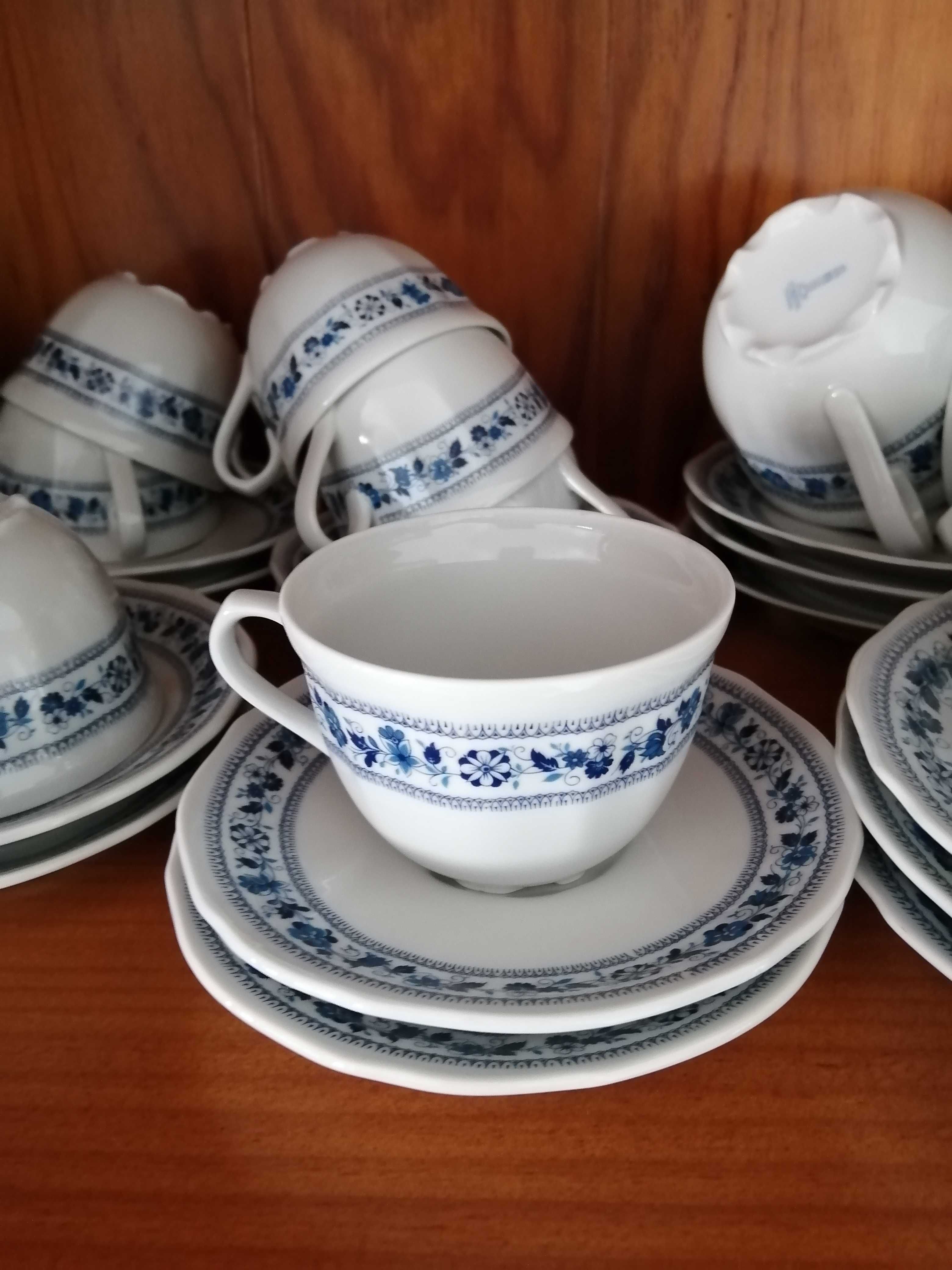 Serviços porcelana de chá e café