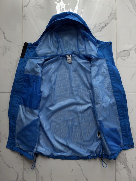 Вітрвока Helly Hansen