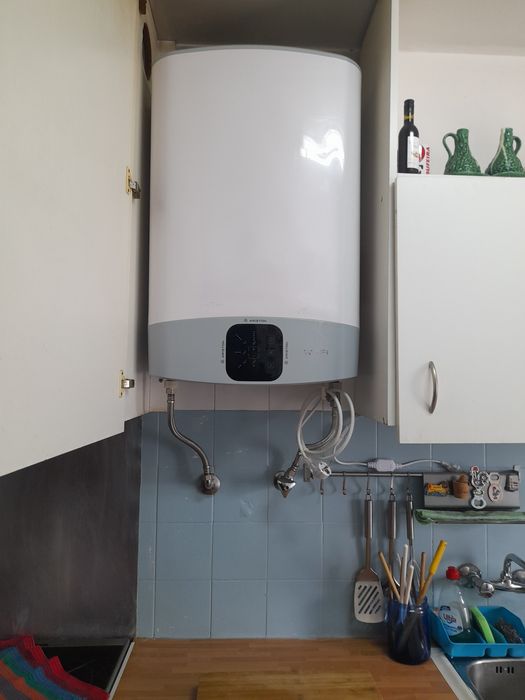 Canalizações  / Thermo acumuladores / esgotos