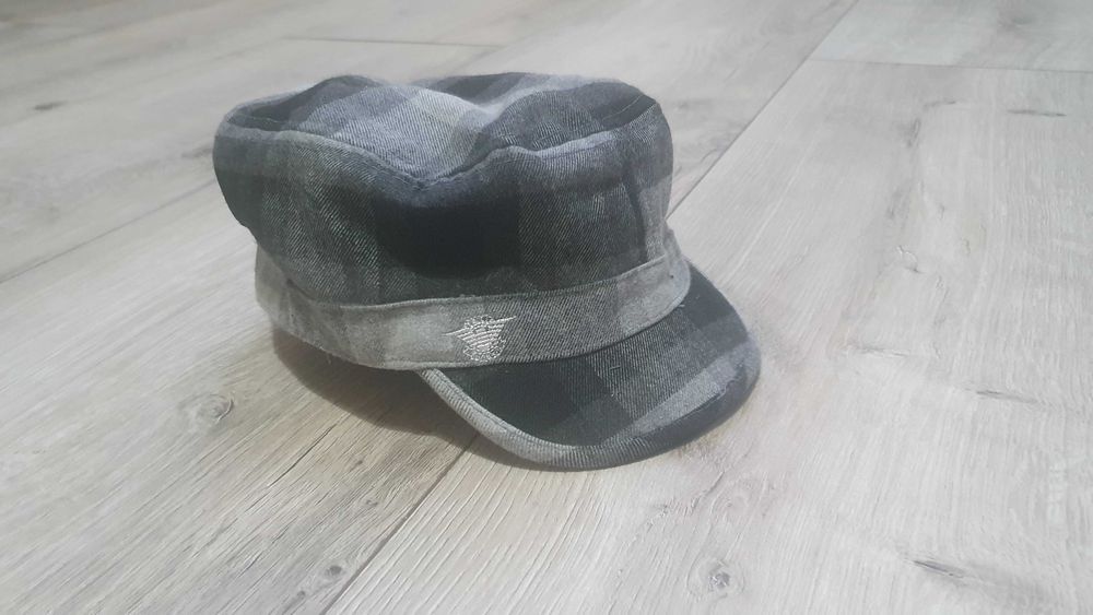 Reserved czapka z daszkiem ocieplana