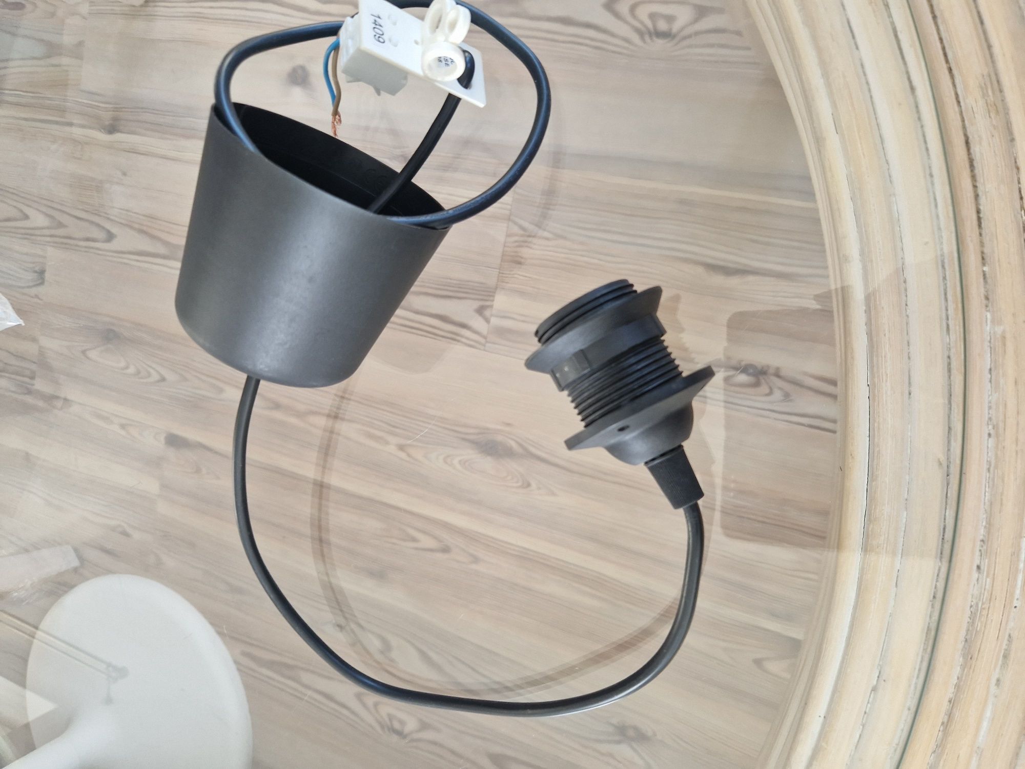 Ikea hemma , oprawka z kablem , czarna , używana