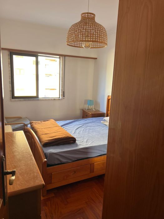 Alugo  2 quartos  amadora