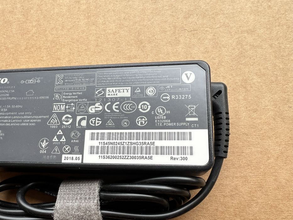Зарядне зарядка LENOVO 20V 4.5 A 90w 7.9x5.5 8.0 Блок живлення леново