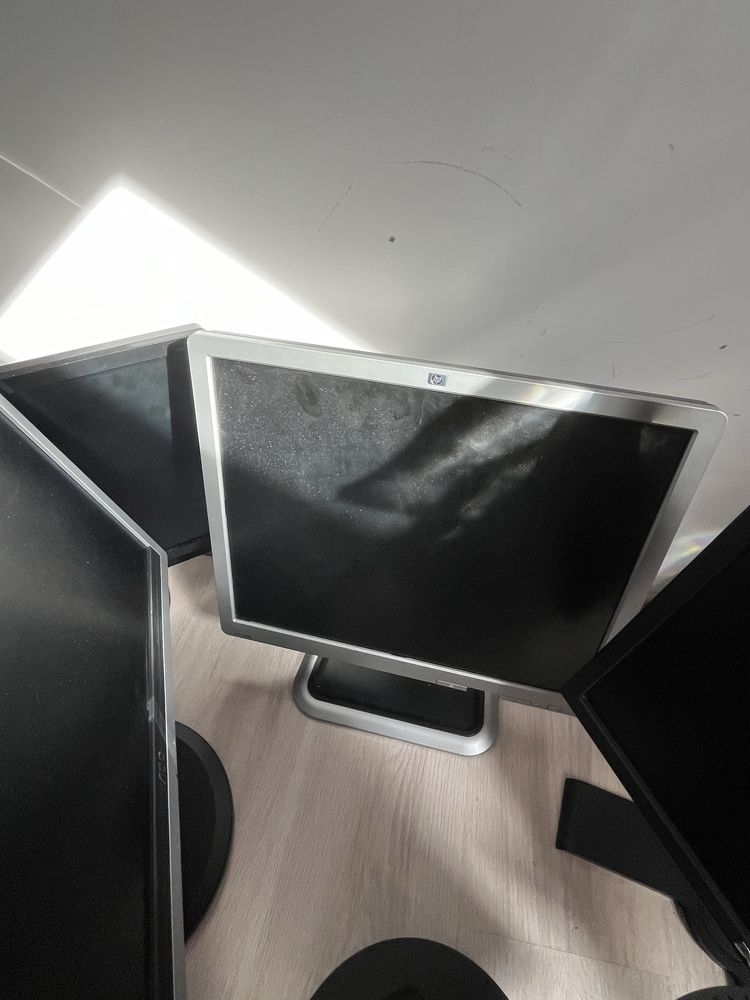 Monitory komputerowe 7 szt Sony,Hp,AOC,Dell,BenQ