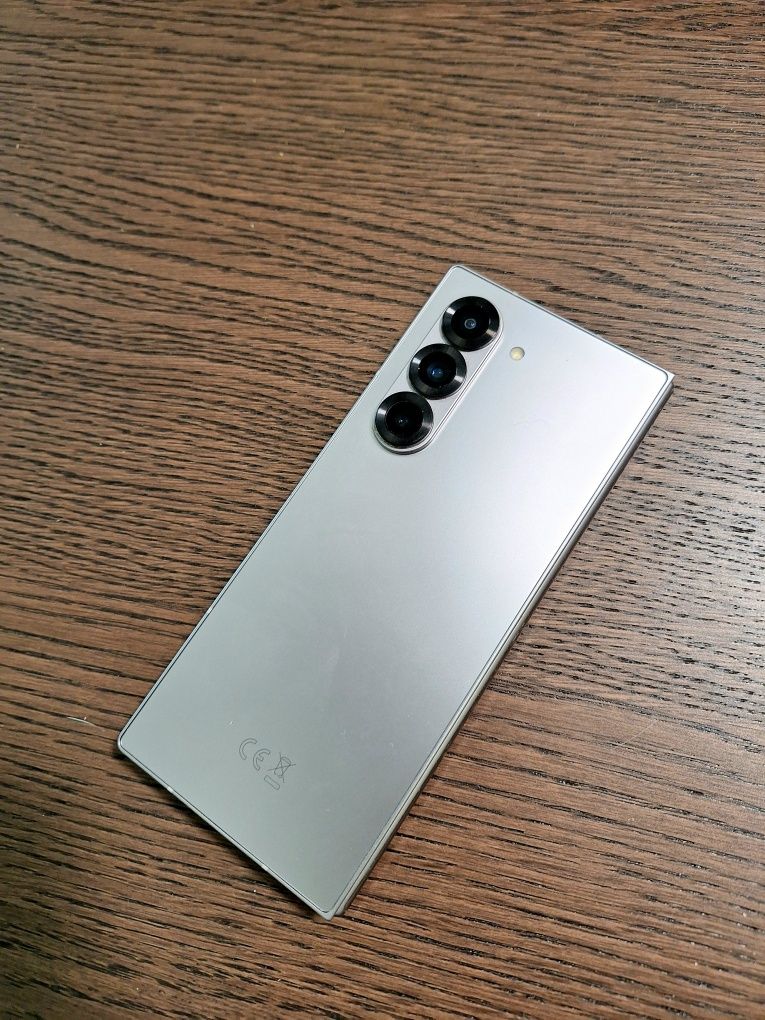 Samsung Fold 6 512GB Smartphone