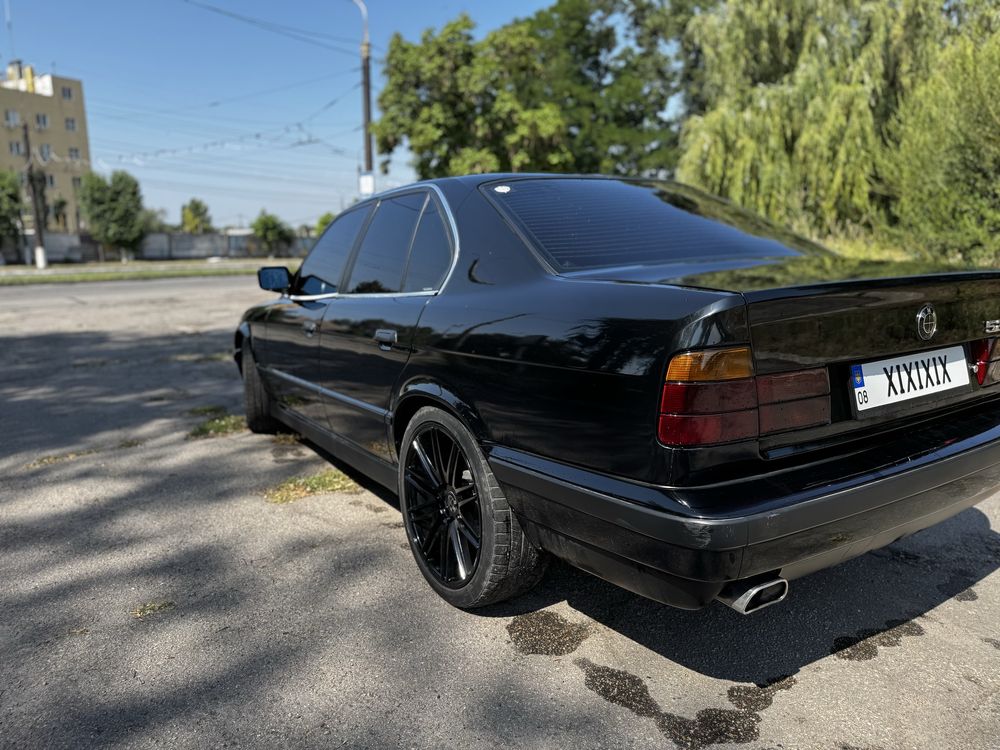 BMW e34 m50b20.