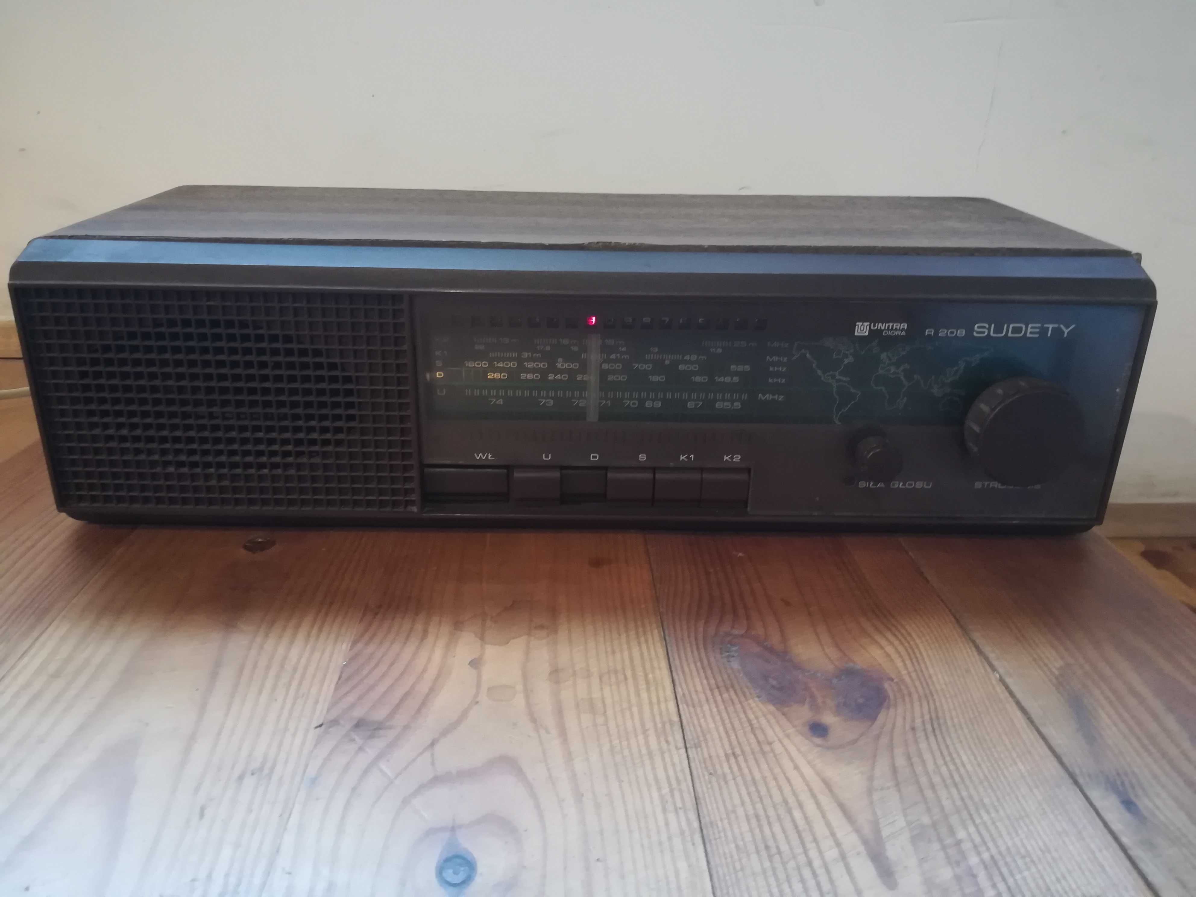 Radio Unitra Diora Sudety R-208 vintage PRL