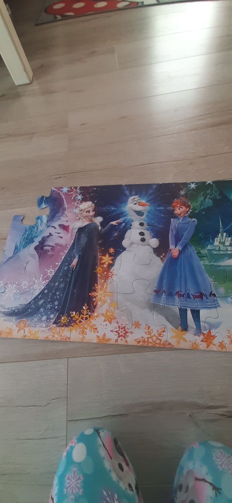 Puzzle Anna I Elza z Olafem