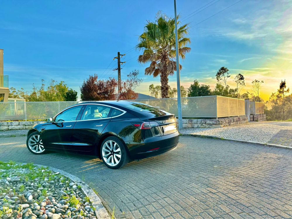 Tesla model 3 long range