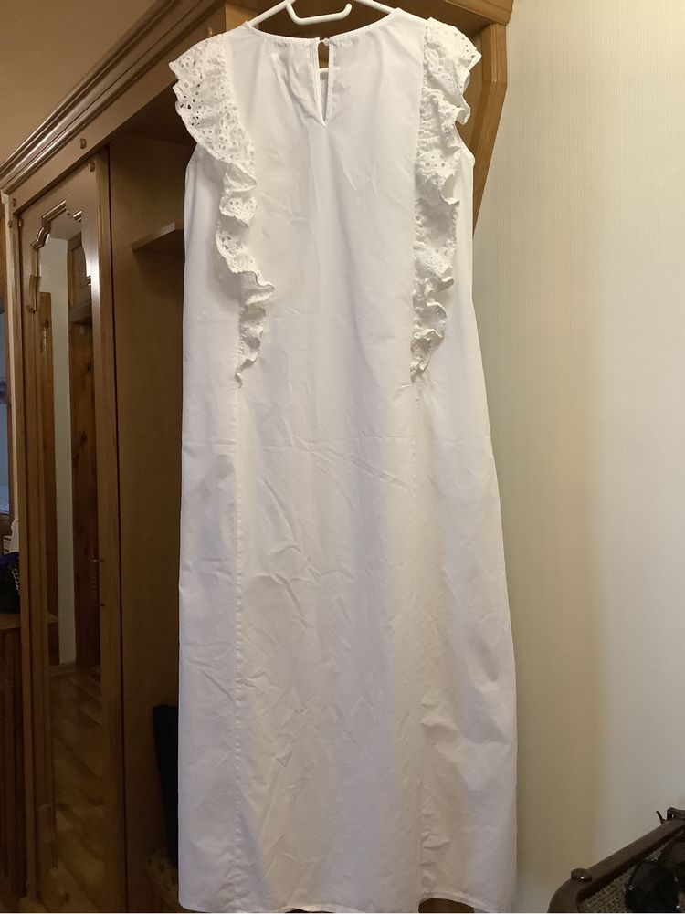 Сукня біла довга