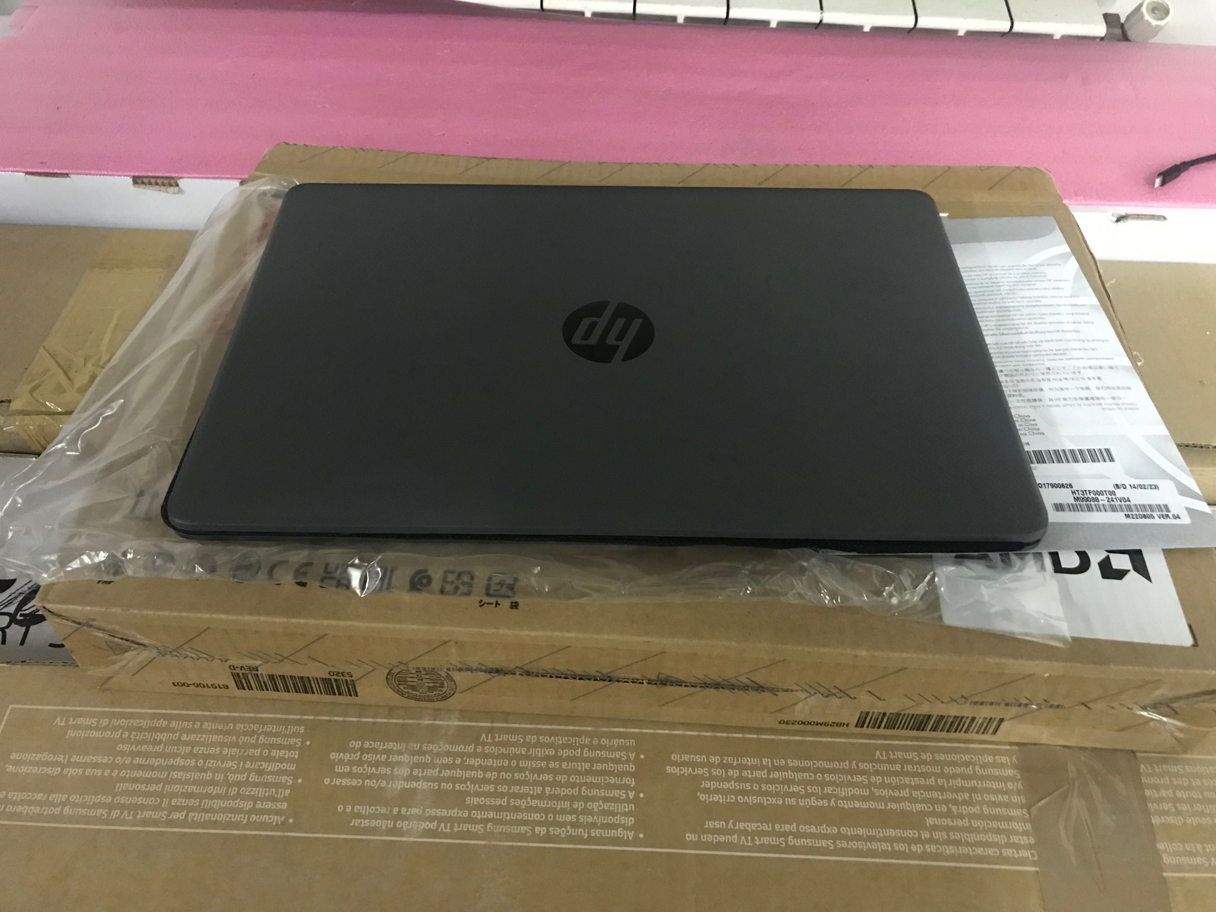 Ноутбук HP 255-G9