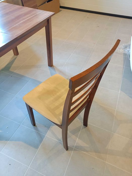 Stół do jadalni 140/180 cm na 80 cm + 4 krzesła