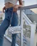 -50% Michael Kors skórzana torebka srebrna z brelokiem oryginalna