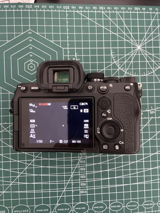 Sony a7iv como nova