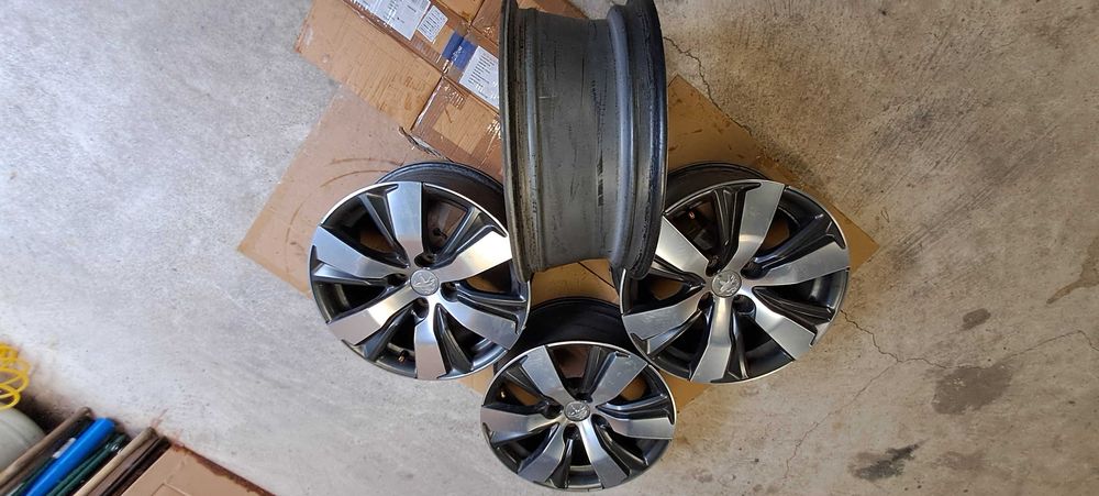Felgi aluminiowe Peugot 208  6.5Jx16 ET 20