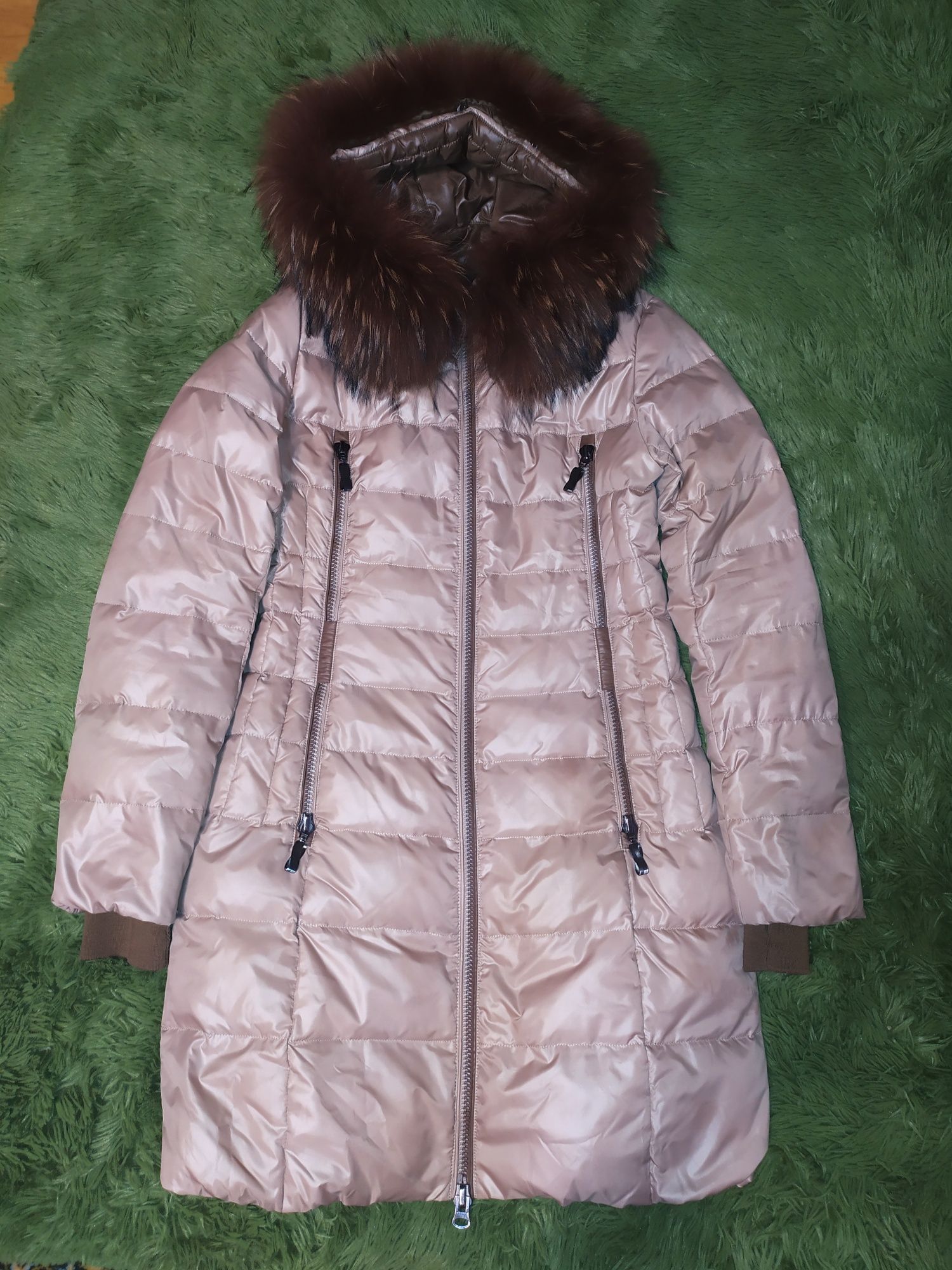 Пуховик зимний р.М (36-38)