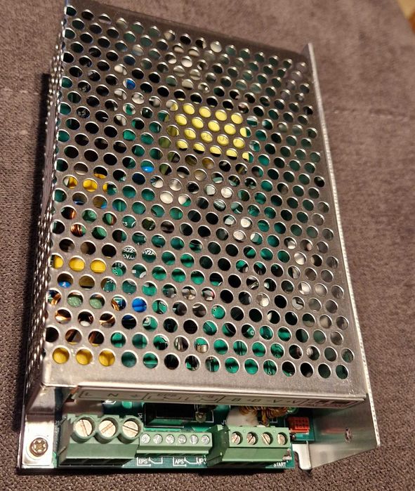 Zasilacz buforowy Pulsar PSG2-12V5A z modułem zasilania awaryjnego