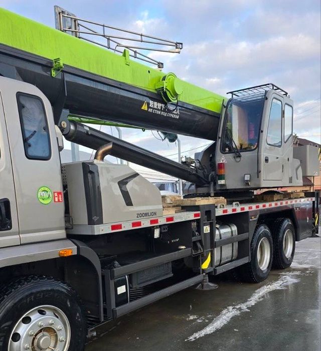 Автокран , грузопідйомний 25 тон