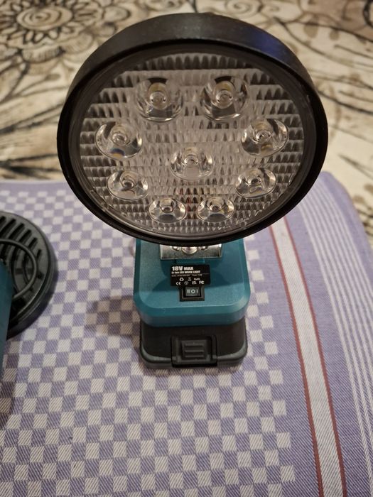 Фонарик прожектор светильник под аккумулятор Makita 18V Макита