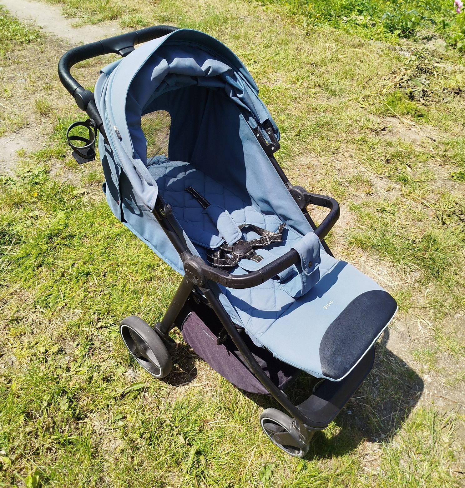 Прогулянкова коляска Carrello Bravo колір Ice Blue
