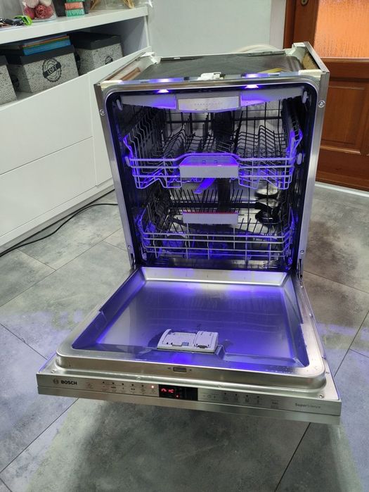 Топова посудомийна машина Bosch на 15 комплектів