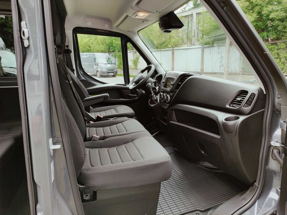 Wynajem #Iveco Daily #brygadówka #7-osobowy #furgon