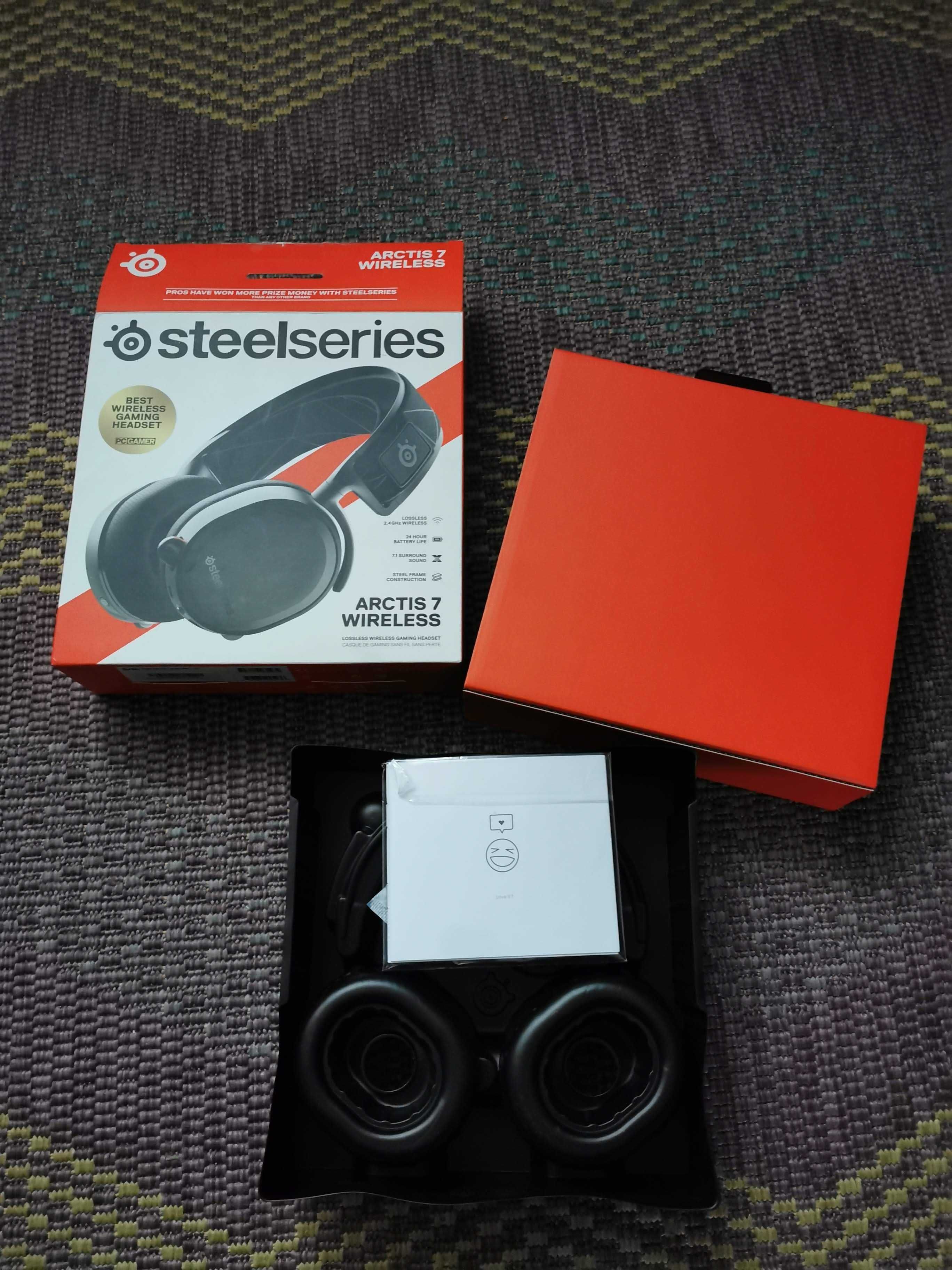 Pudełko od słuchawek steelseries Arctis 7