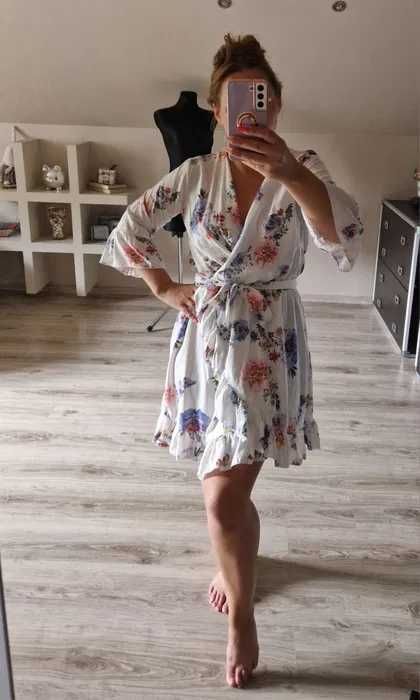 Sukienka w kwiaty S/M
