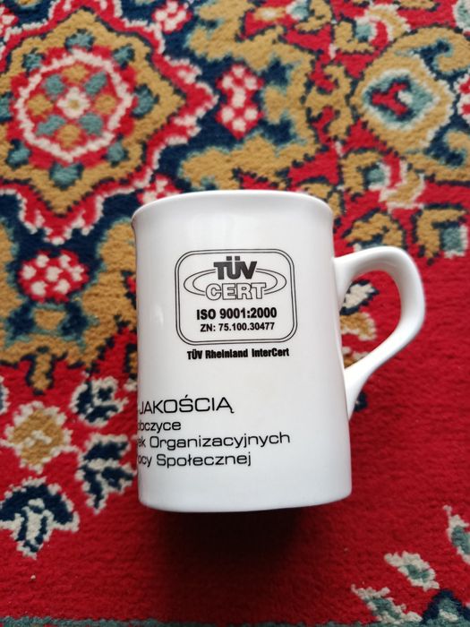 Kubek,pojemność ok.250ml.