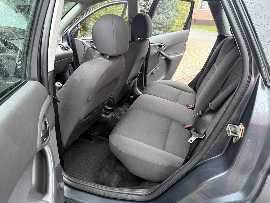 Ford Focus 1.8 b 04r nowe opony bardzo dobrze jeździ pewna benzyna