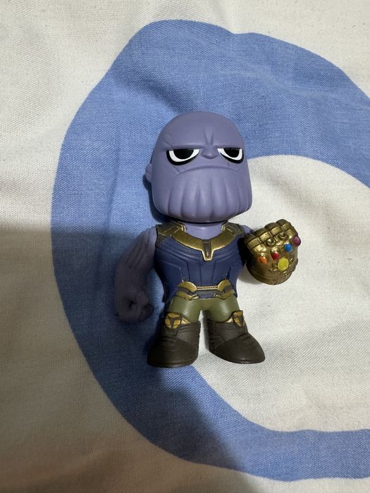 Thanos funko mystery mini