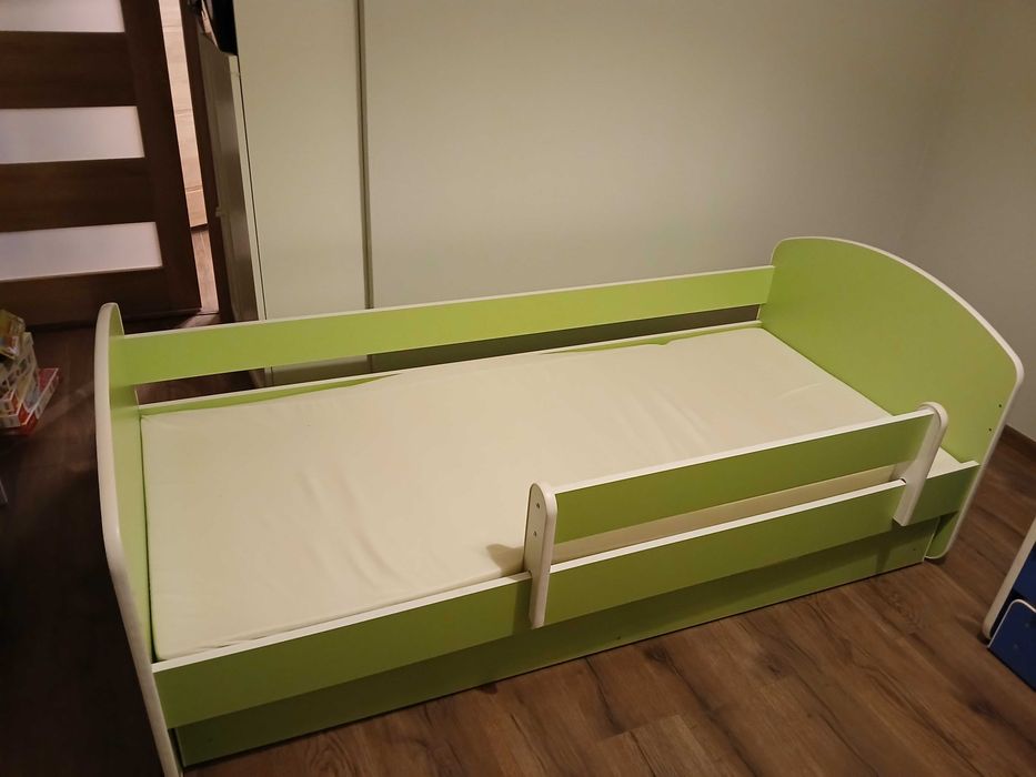 Łóżko dziecięce z szufladą i materacem 80x180 jak nowe