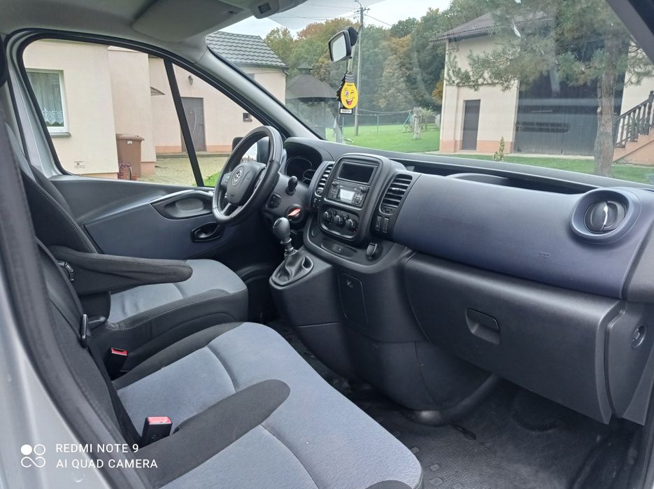 Opel Vivaro 9 osobowe wersja długa Polski salon 1.6