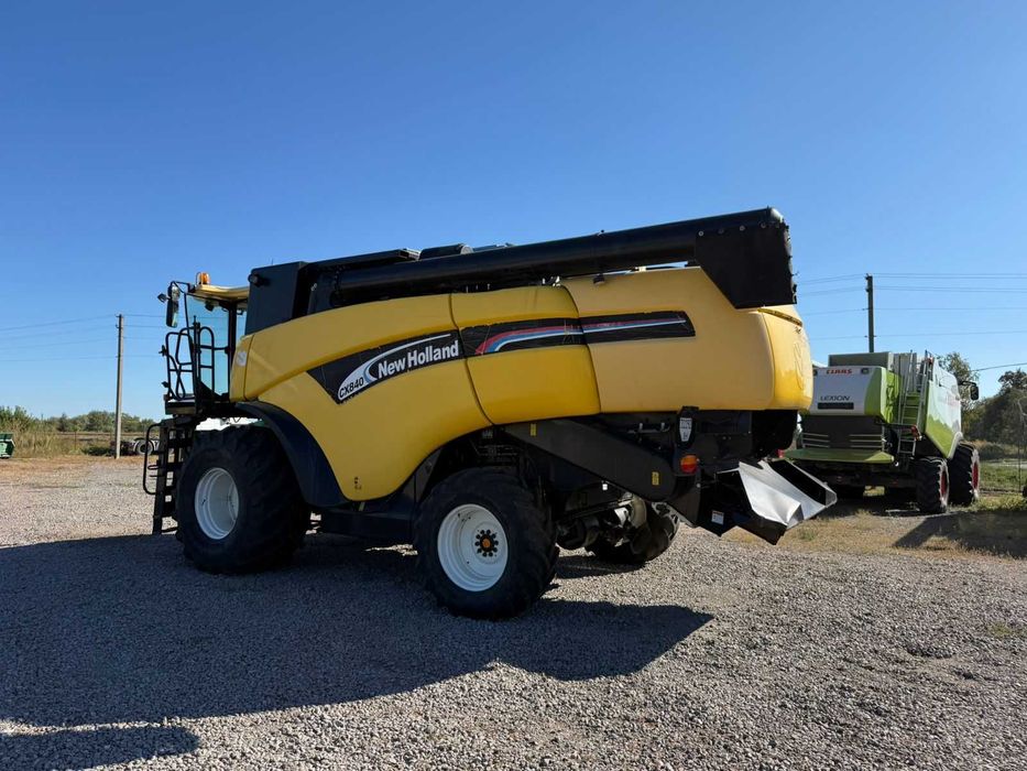 Зернозбиральний комбайн New Holland CX840