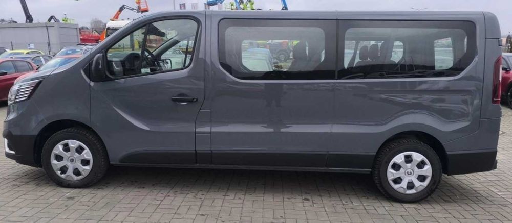 Renault Trafic 2025– 9-osobowy bus do wynajęcia | Neral Mobility