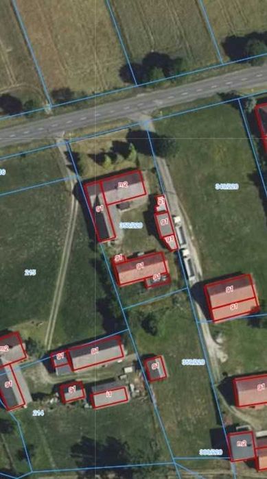 Dom jednorodzinny z zabudowaniami gospodarczymi, gospodarstwo