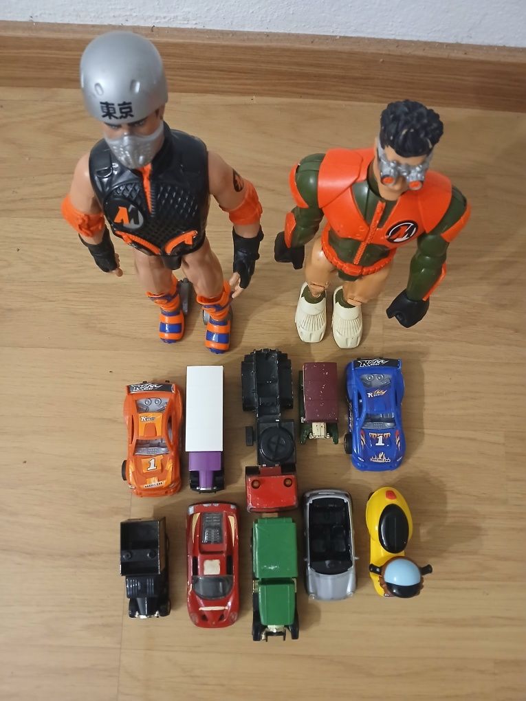 Bonecos e Carros - MIB