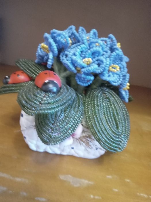 Продам квіти,з бісеру,кави та стрічок