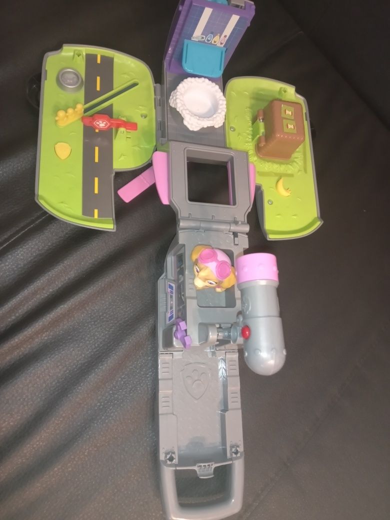 Pojazd Psi Patrol z figurką Skye