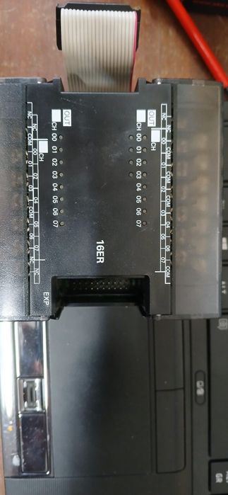 Omron CP1J-16ER módulo de saidas