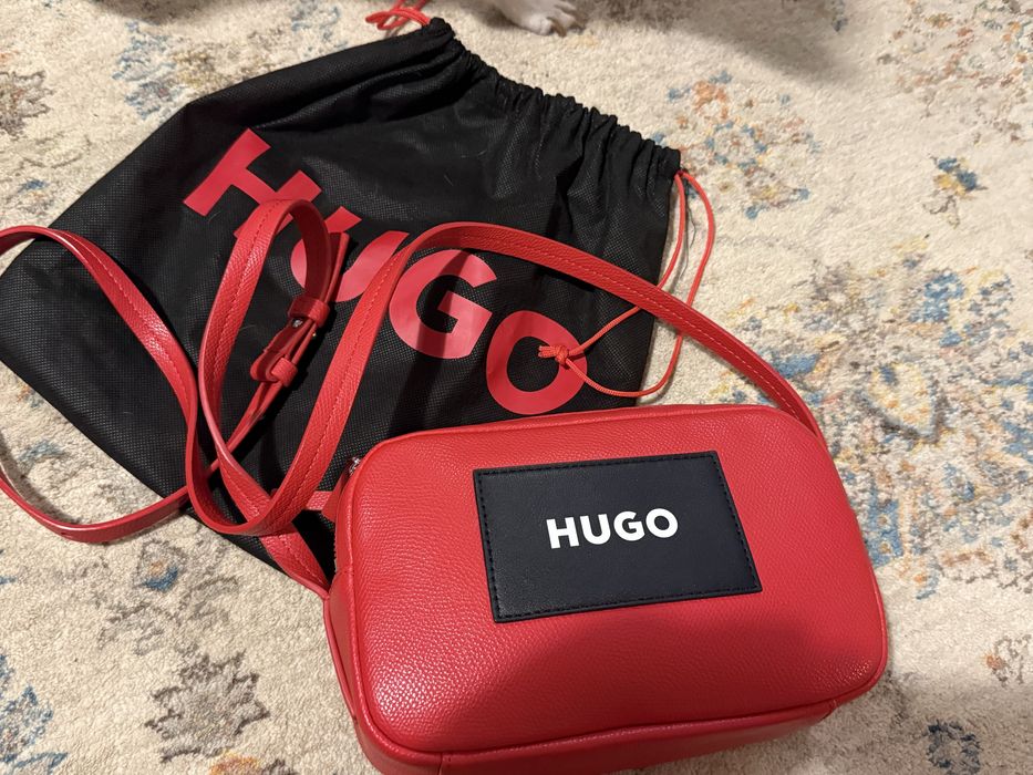 Сумка HUGO червоного кольору. Оригінал.