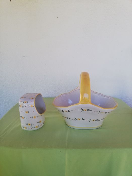 Cesta e pote de louça
