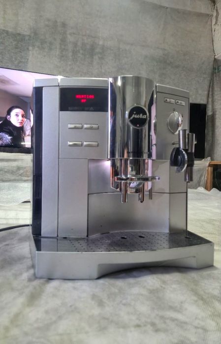 Кавомашина JURA
 IMPRESSA S9.