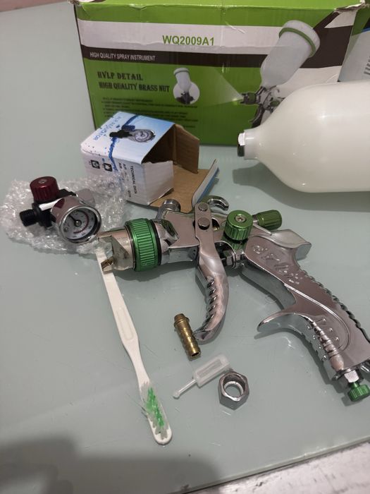 Pistola de Pintura Profissional + Panos agarra pó +  manômetro.