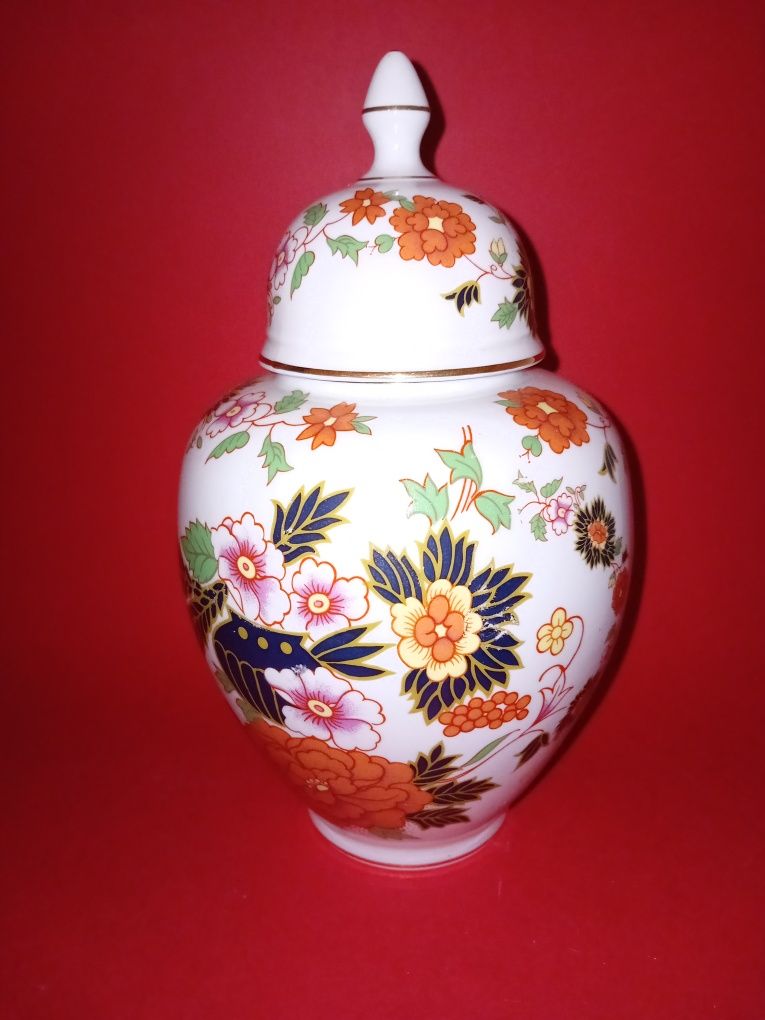 Pote em porcelana antigo *