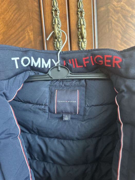 Продам парку Tommy Hilfiger, 5 років