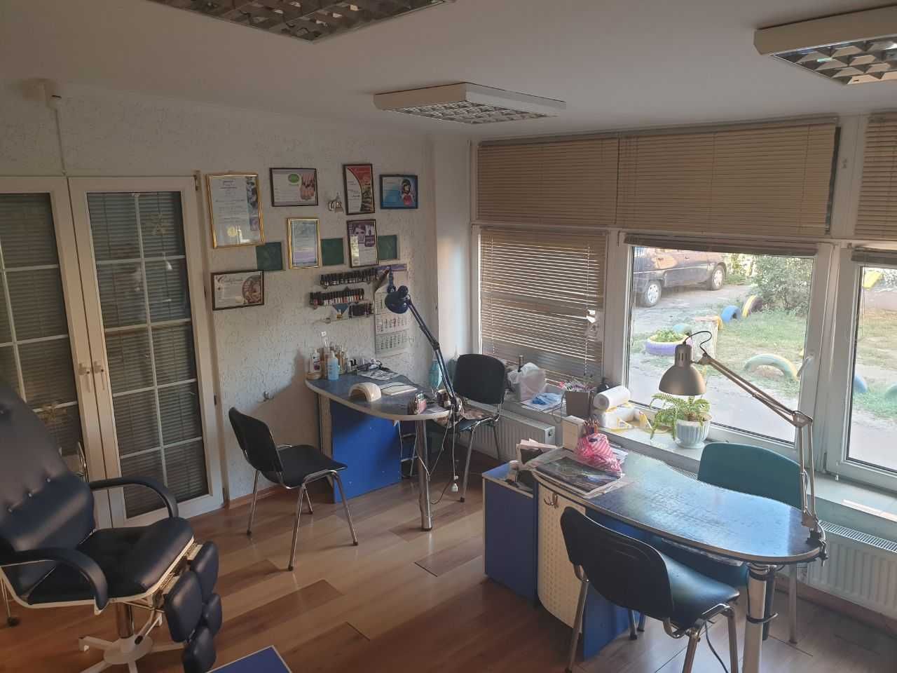 Комерційне приміщення, 72м², вулиця Привокзальна 4