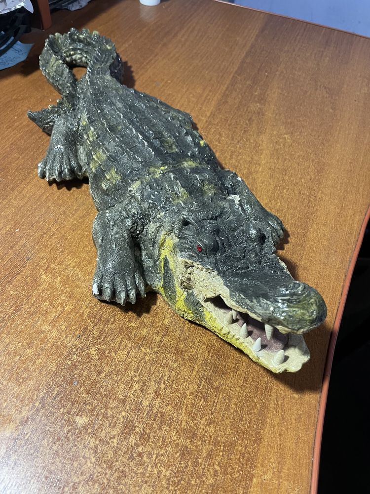 Продам статуя крокодила