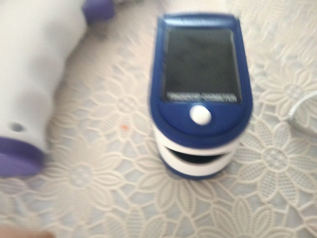 Zestaw medyczny ciśnieniomierz, termometr bezdotykowy nebulizator puls